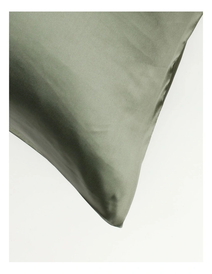 Luxe Silk Pillowcase in Green Buy ⌛ Heritage Luxe Silk Pillowcase In Green ✔️ -Australian Home Shop unnamed file 91