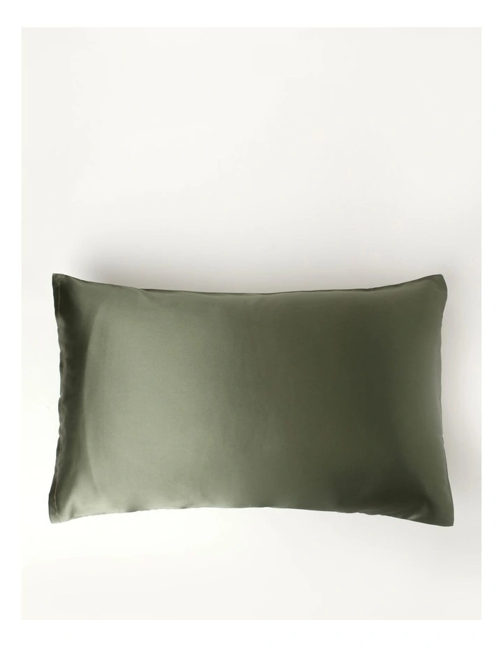 Luxe Silk Pillowcase in Green Buy ⌛ Heritage Luxe Silk Pillowcase In Green ✔️ -Australian Home Shop unnamed file 92
